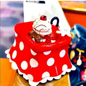 Minnie Mouse Sundae bowl keychain